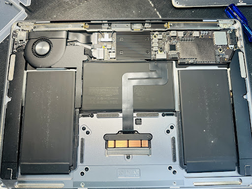 Vous cherchez un service de réparation de téléphone autour de vous ? Découvrez notre atelier spécialisé dans la réparation rapide et de qualité de smartphones à proximité.